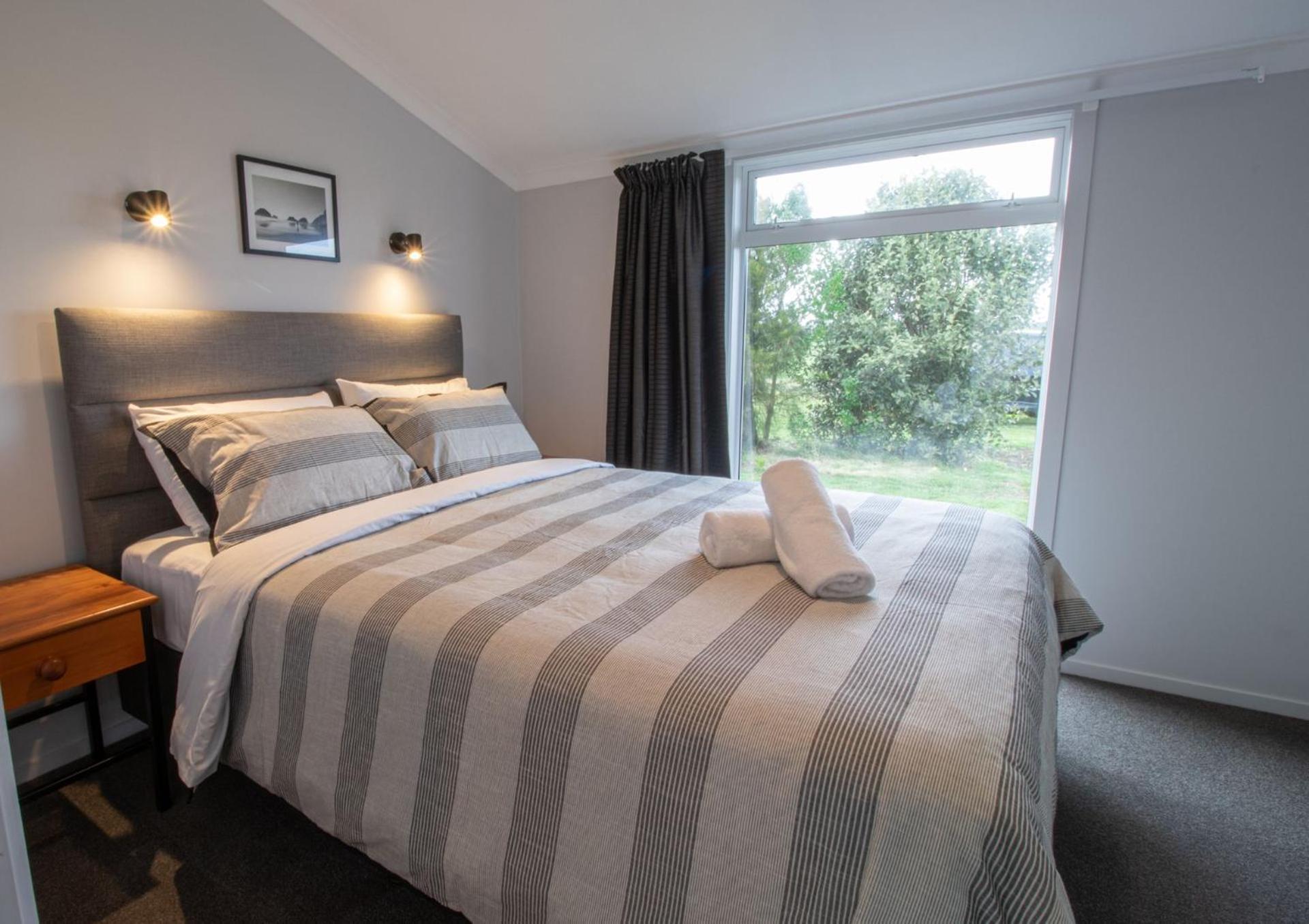 Apartment The Flight Pad Window Seat Pet Friendly Waitara